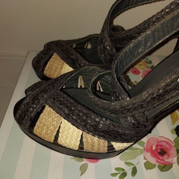 Stuart Weitzman heels - Picture 5 of 12